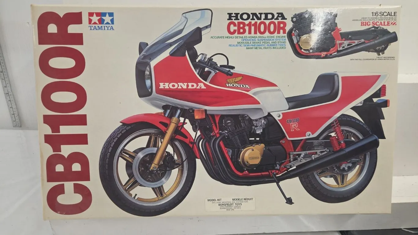 1/6 Honda CB1100R Motorcycle Model Kit - NIB