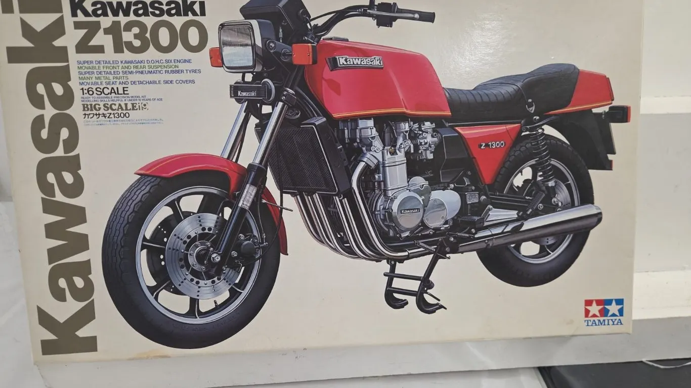 1/6 Kawaski Z1300 Motorcycle Model Kit - NIB
