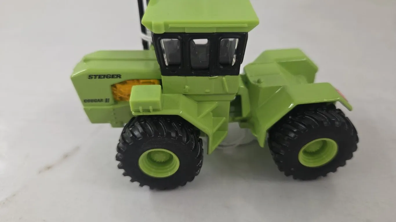 1/64 Steiger Cougar II 4WD Tractor - singles