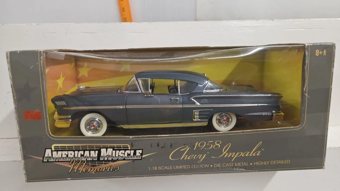 1/18 1958 Chevy Impala - NIB