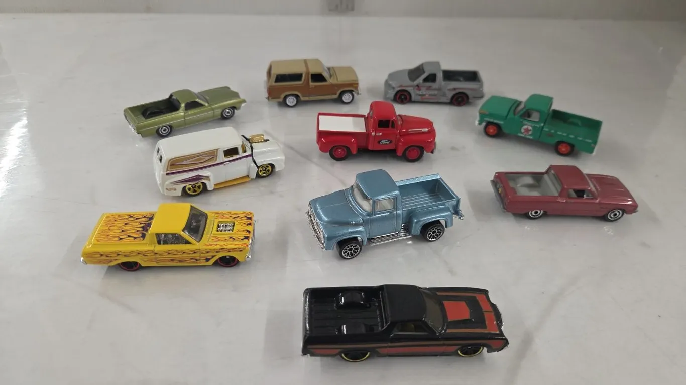 10 - 1/64 Trucks & SUVs - mainly Matchbox