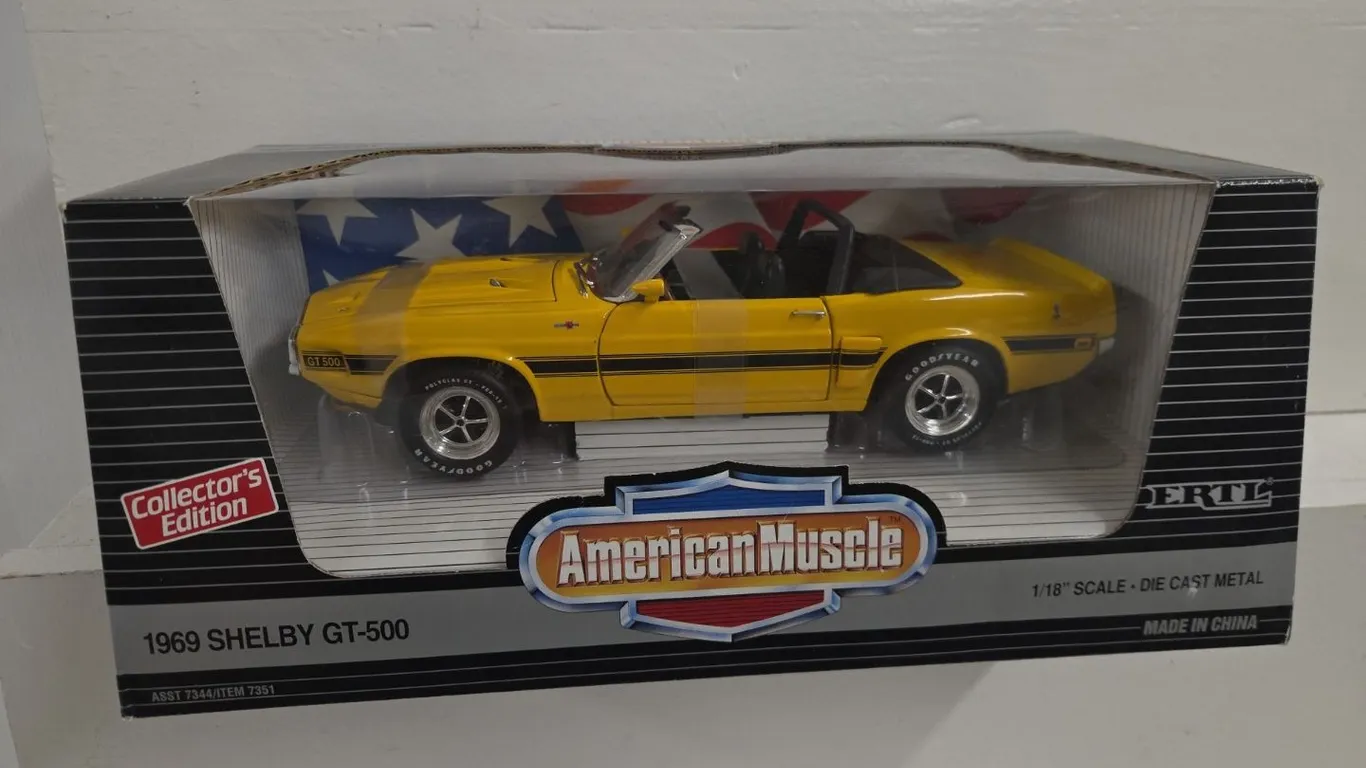 1/18 1969 Ford Shelby GT-500, NIB