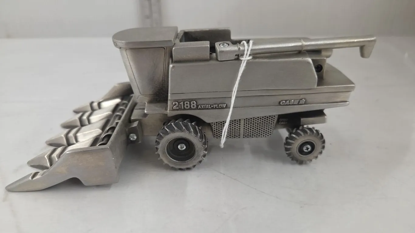 1/43 CaseIH 2188 Combine - Pewter