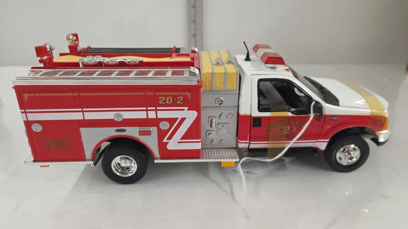 1/24 Ford F-450 Super Duty - Middletown Pumper Co.