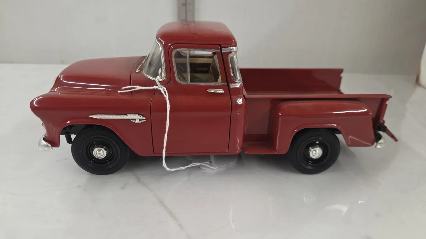1/18 1955 Chevrolet 3100 Stepside pickup