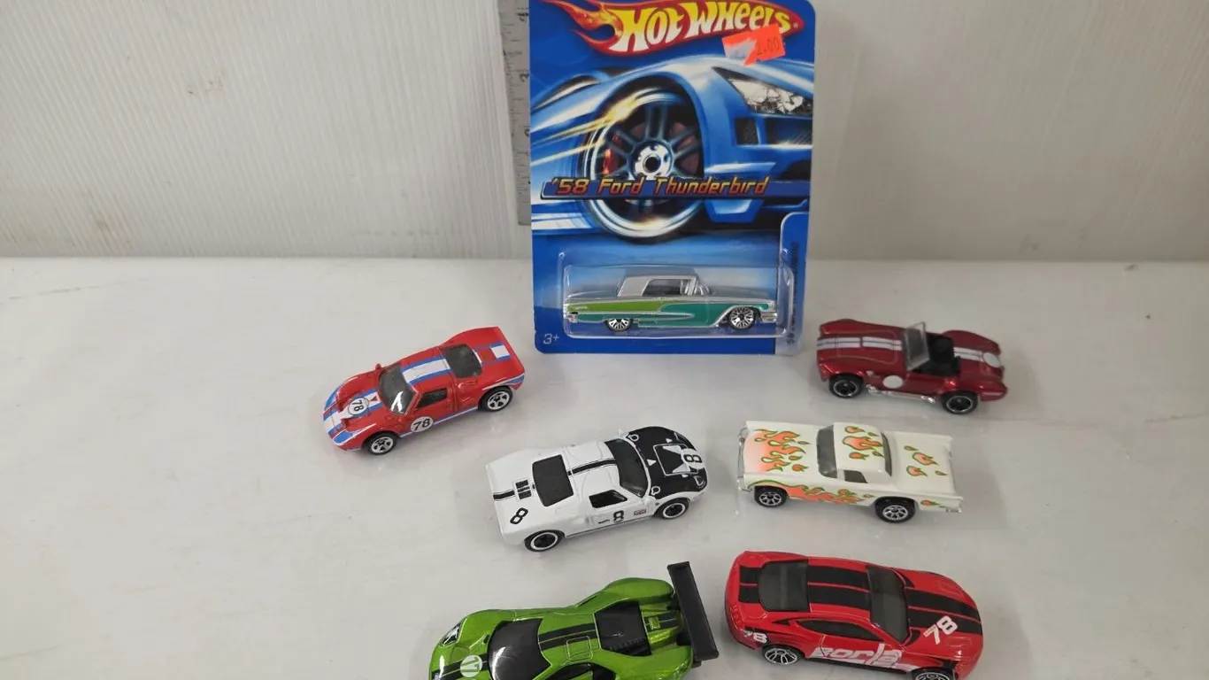 7 - Hot Wheels Cars, 1 NIB