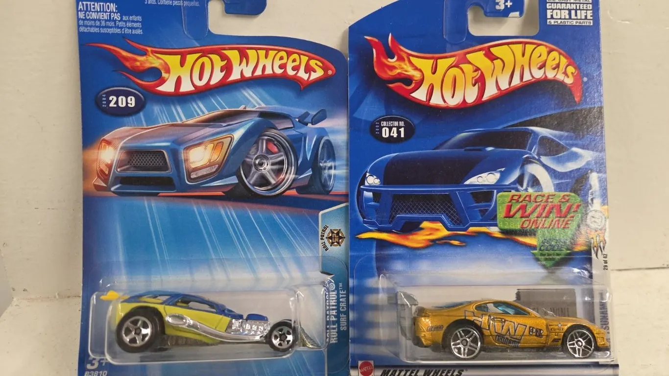 18 - Hot Wheels - NIB