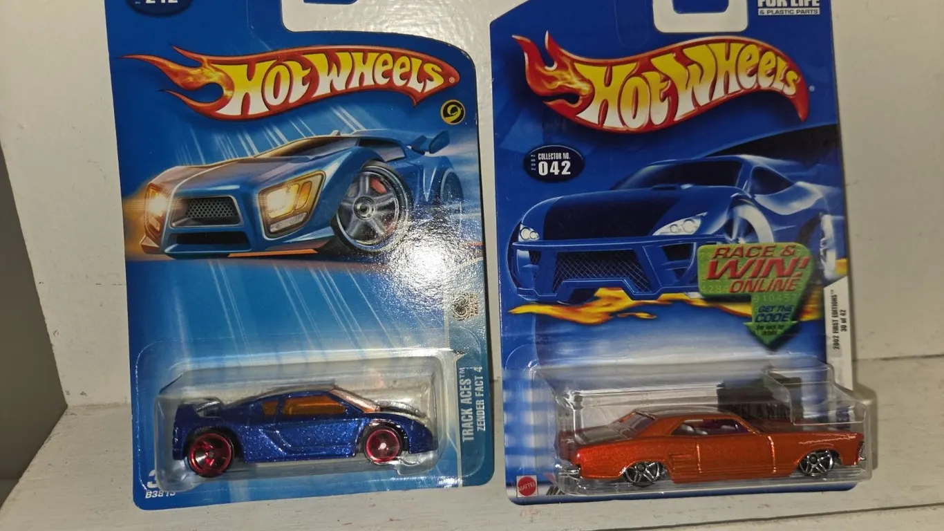 18 - Hot Wheels - NIB
