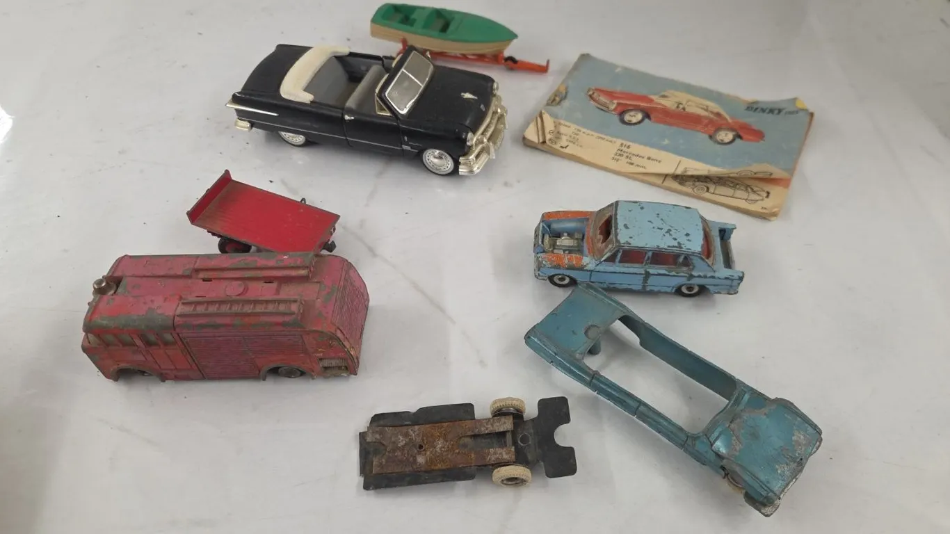 Dinky Toy Parts & 1/43 Ford Custom Convertible