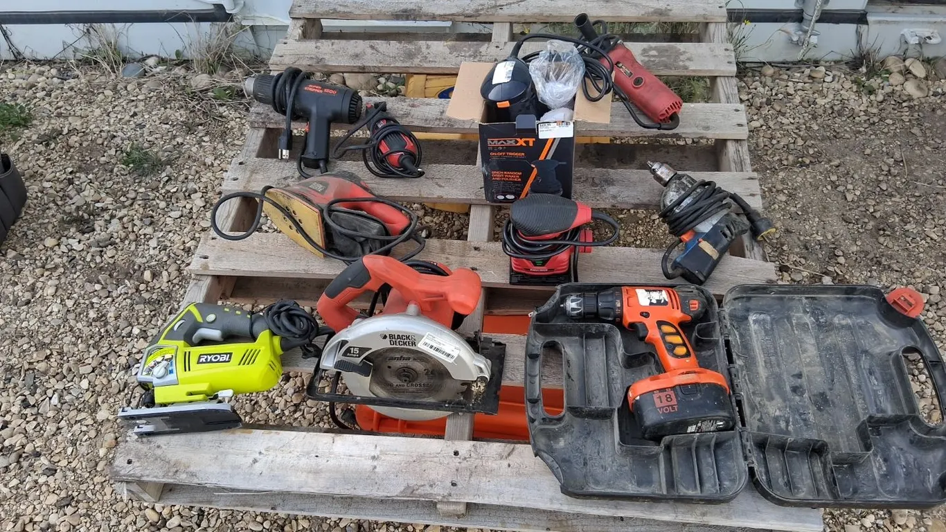 Assorted Hand Tools (WC)