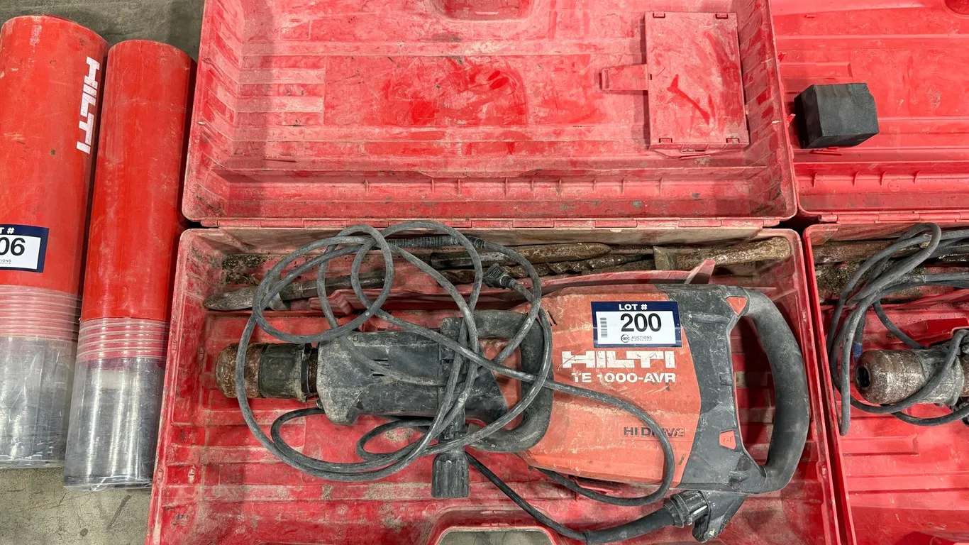 HILTI TE 1000-AVR Demolition Hammer w/ Case, Bits