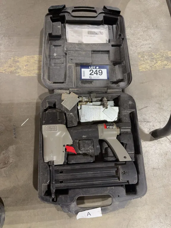 Porter Cable 18ga Pneumatic Brad Nailer w/ Case