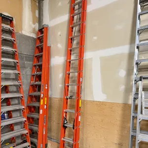 Louisville 28’ Fiberglass Extension Ladder