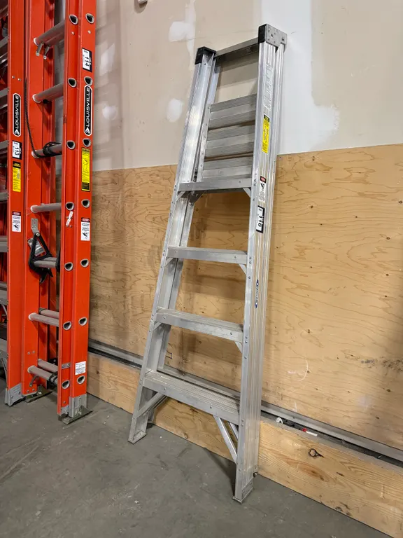 Werner 4’ Aluminum Step Ladder