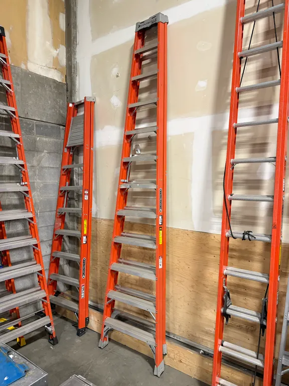 Louisville 12’ Fiberglass Step Ladder