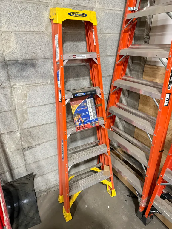 Werner 6’ Fiberglass Step Ladder
