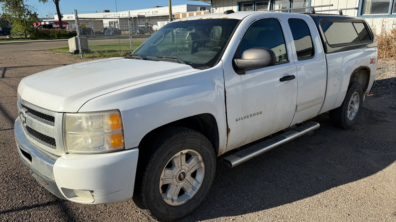 2011 Chevrolet Silverado Pickup Truck w/ Canopy, 332,078km Showing, VIN#: 1GCNCPEX6BZ228949