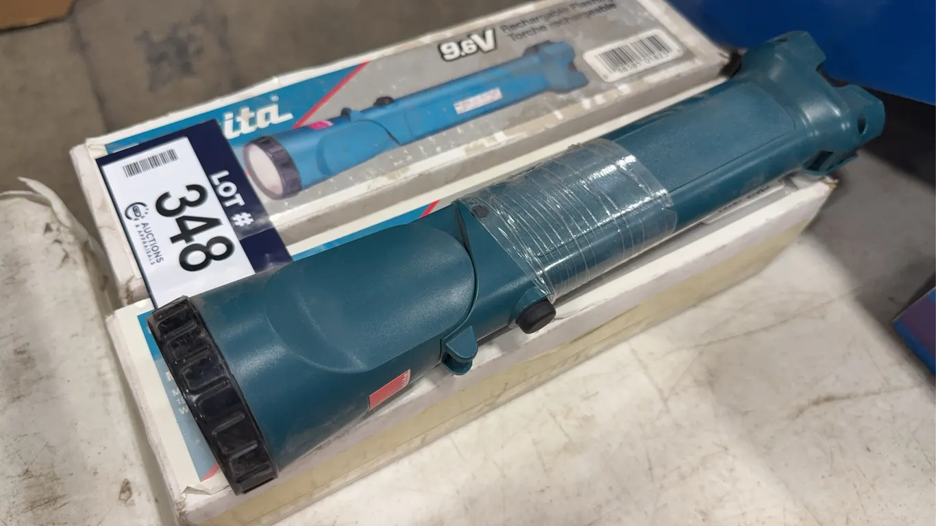 Lot of (3) Makita 9.6V Rechargeable Flashlights