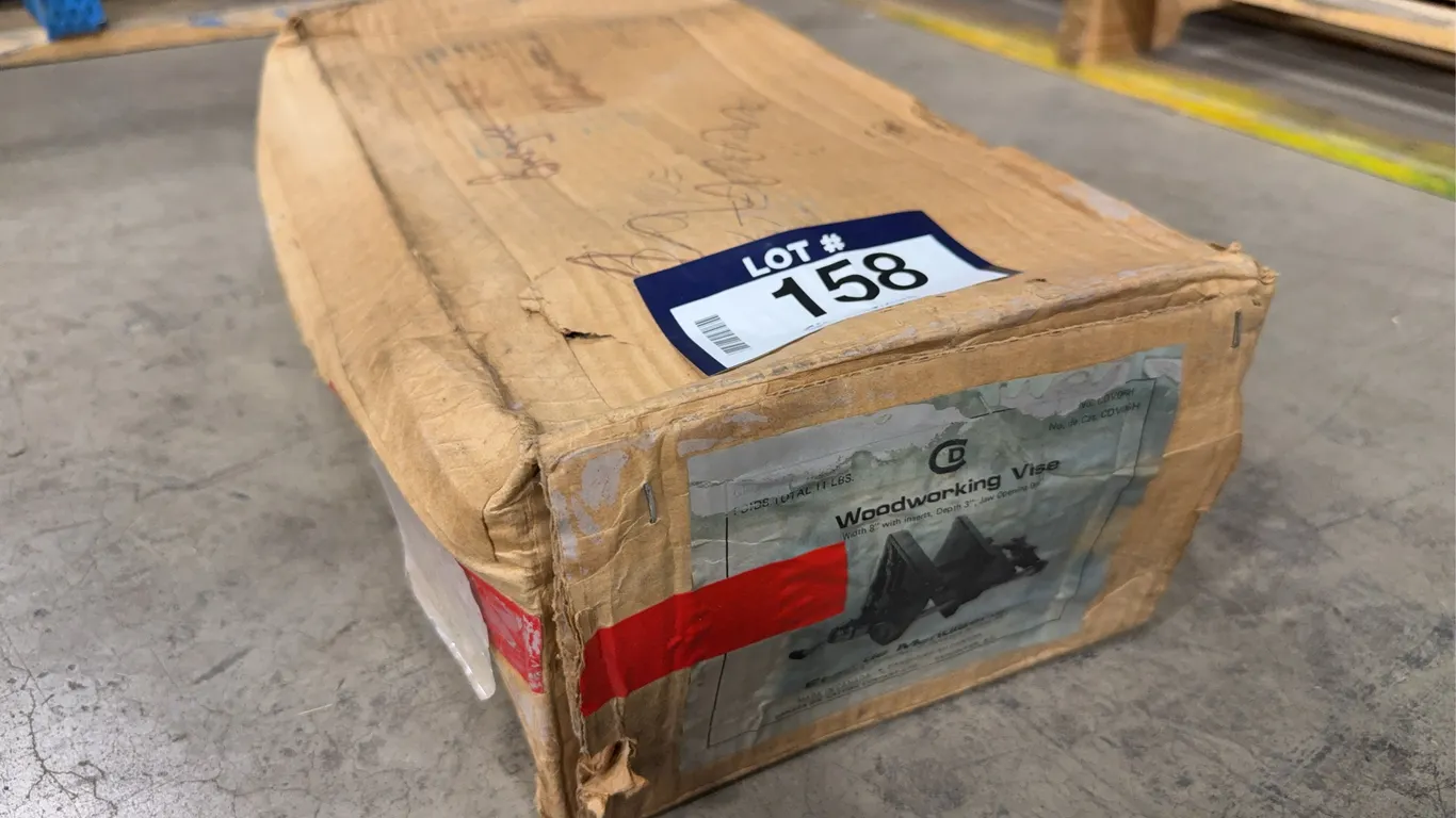 Canadian Die Casting CDV06H 8” Woodworking Vise