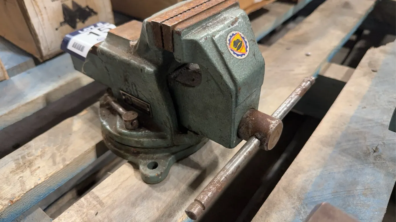 Poland 80 4” Bench Vise