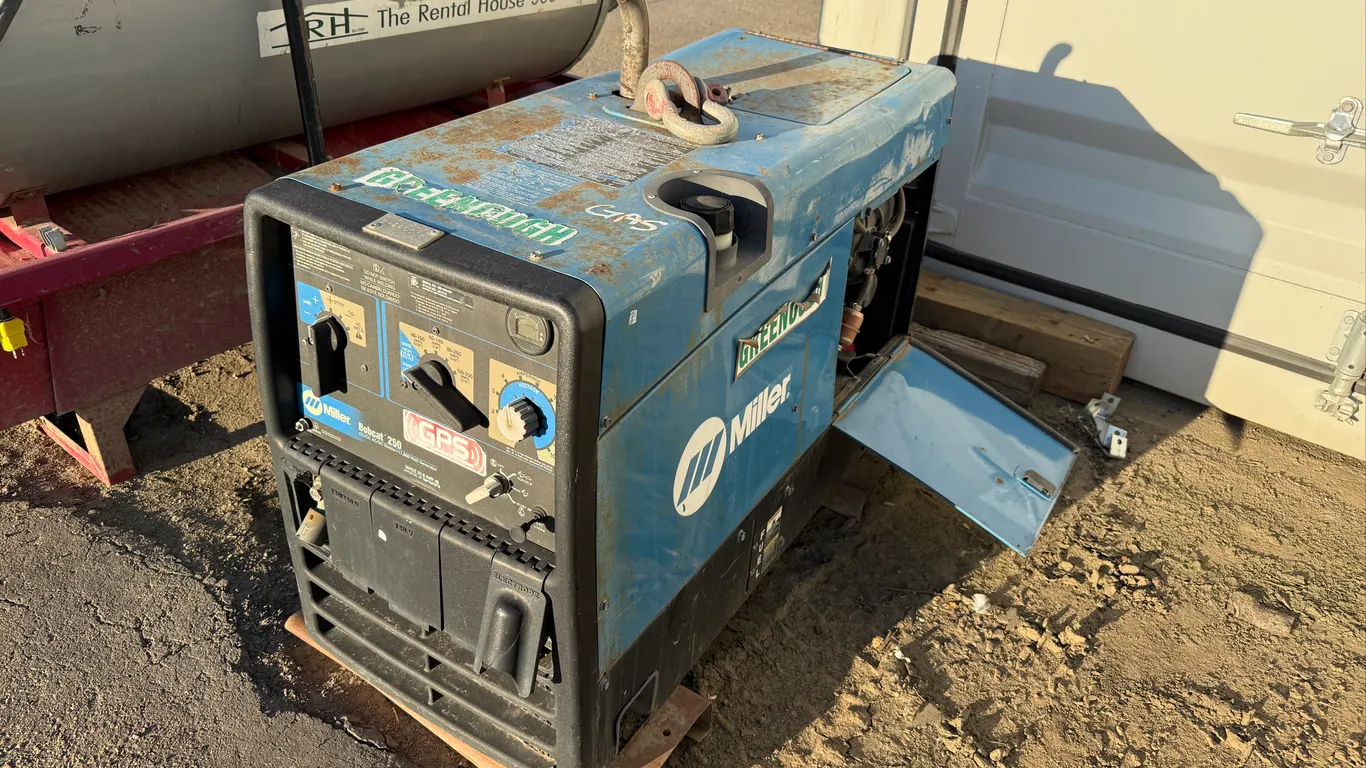 Miller Bobcat 250 Welder Gasoline Welder/ Generator