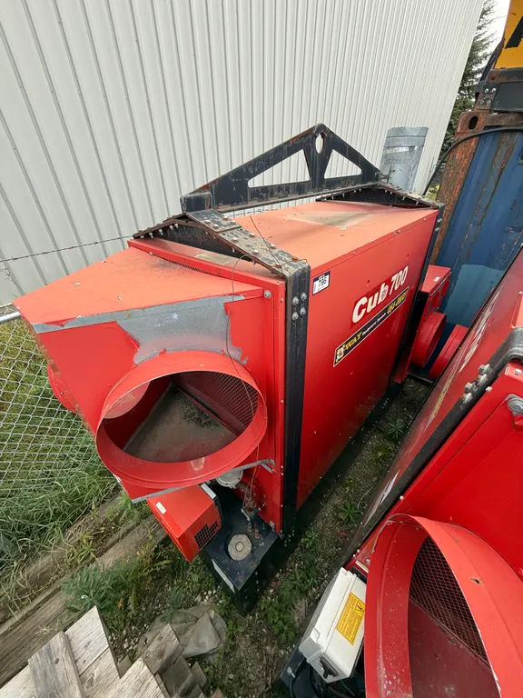 Wacker Neuson Artic Bear Cub 700 Heating/ Generator Unit *Located at 2503 Parsons Rd NW, Edmonton, A