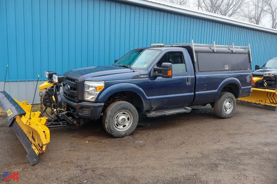 *UPDATED CONDITION* 2016 Ford F350 Pickup Truck with Cap and Plow