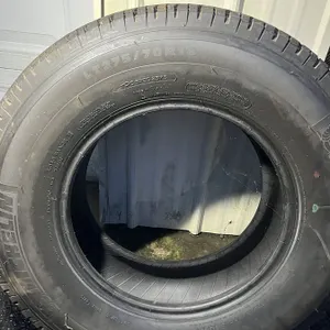 (4) LT275/70R18 Pickup Tires