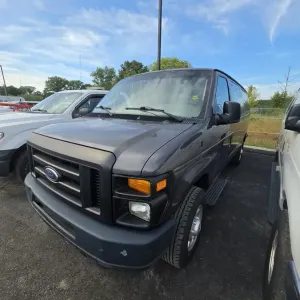 2008 Ford E-350 XLT Passenger Van