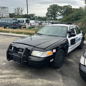 2009 Ford Crown Victoria Sedan/Police Vehicle