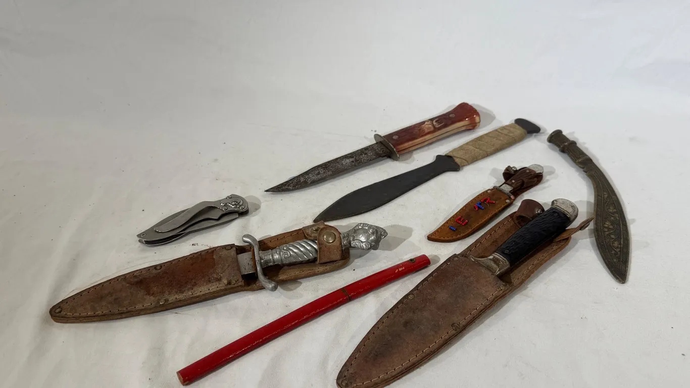 VINTAGE KNIFES AND LETTER OPENER