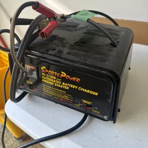 Battery Charger, works perfect