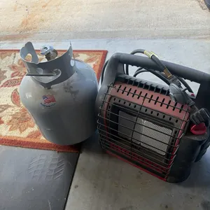Propane heater with tank, (Mr. Heater)