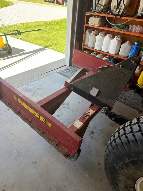 Howse model R05 3 point yard blade, has had little use, works great, shedded, excellent condition
