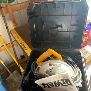 Dewalt saw