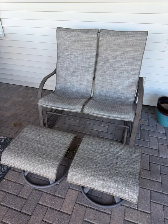 Glider rocker patio set, very nice set