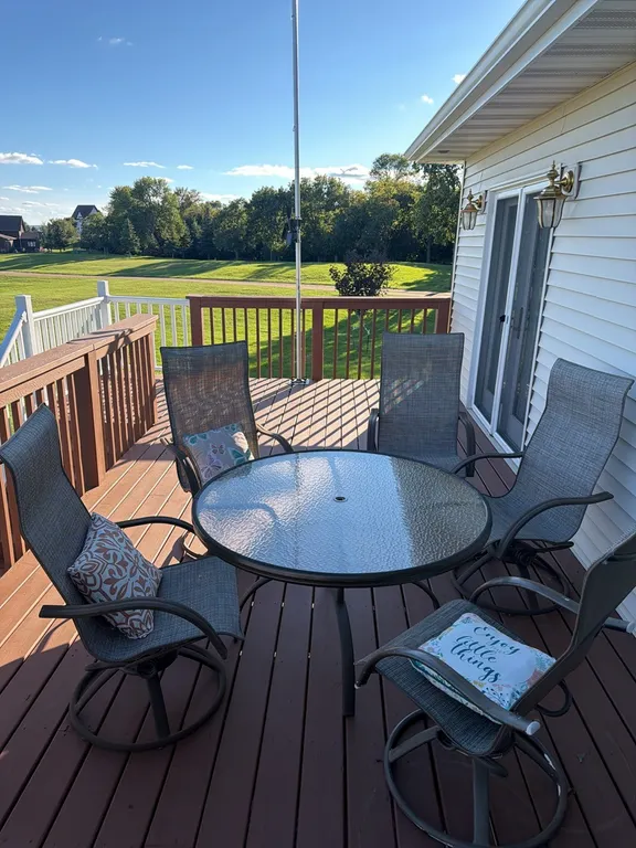 Patio table and chairs, excellent shape