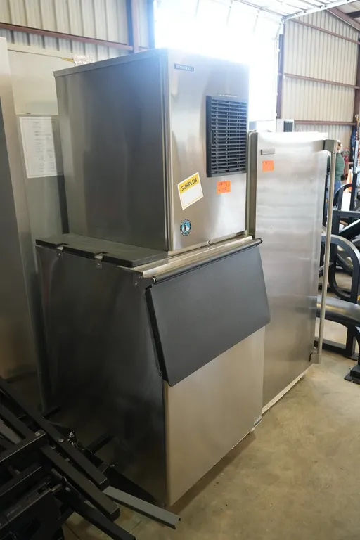 Hoshizaki Ice Maker with Bin