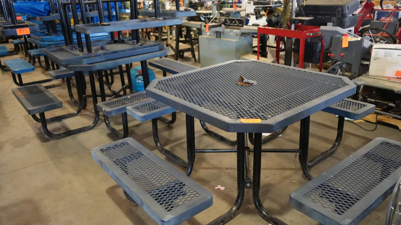 Metal Picnic Tables