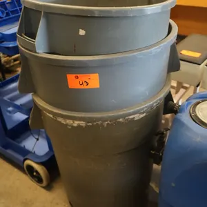 Heavy Duty Trash Cans