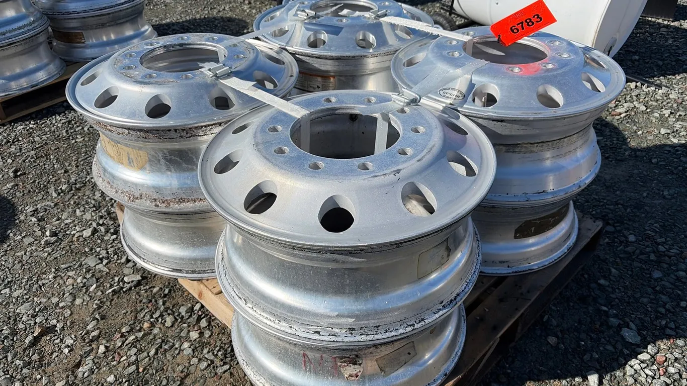 (8) 22.5" Rims