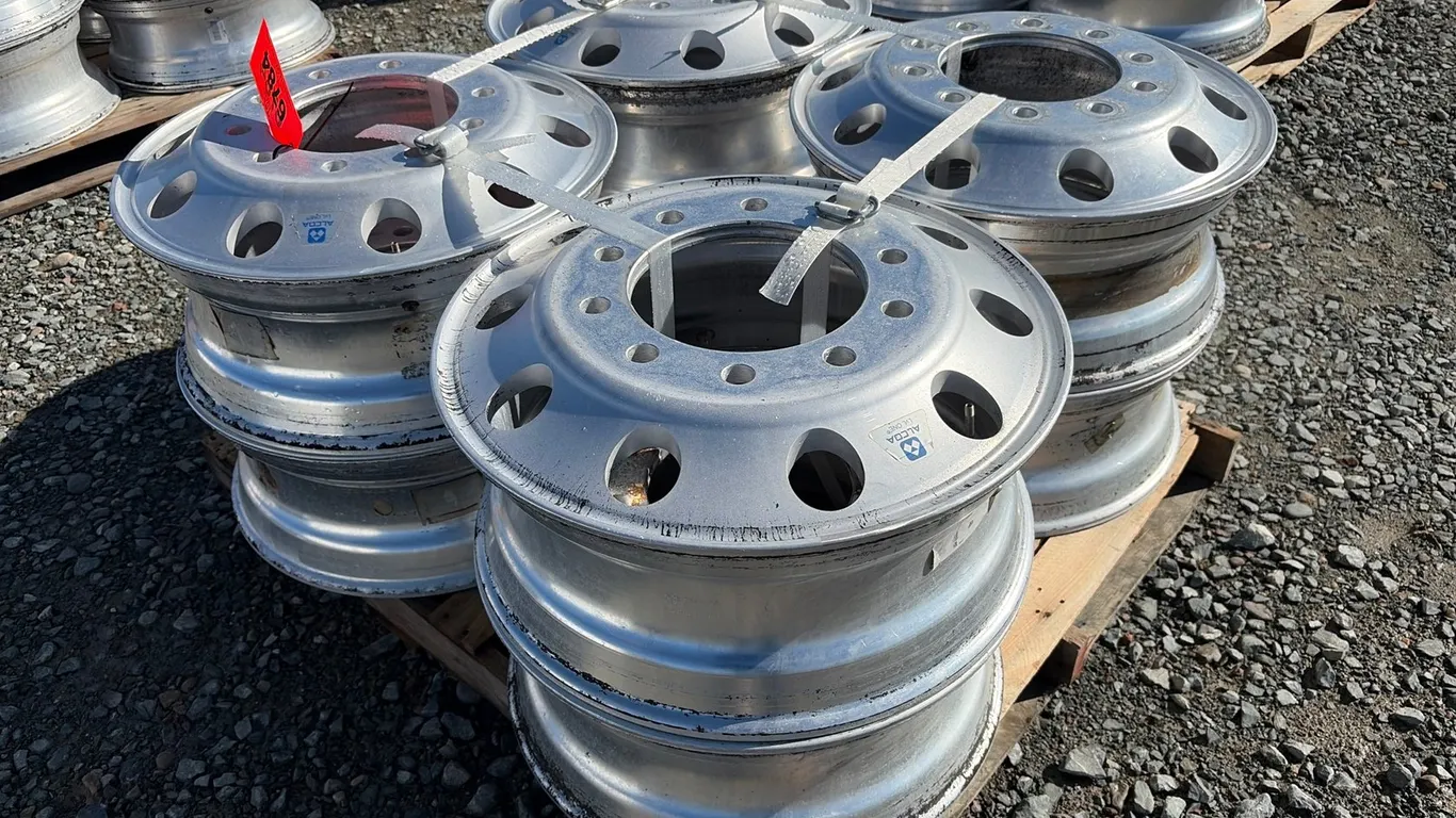 (8) 22.5" Rims