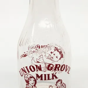 TRPQ & EMBOSSED QUART MILK BOTTLE UNION GROVE CREAMERY CO WISCONSIN (BABY)