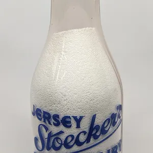 TRPQ QUART MILK BOTTLE STOECKER'S JERSEY DAIRY MUKWOMAGO WISCONSIN (COW)