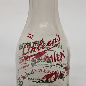 TRPQ 2 COLOR QUART MILK BOTTLE OHLEEN'S DAIRY MINNEAPOLIS MINNESOTA (VICTORY WAR BONDS WW2 WWII)