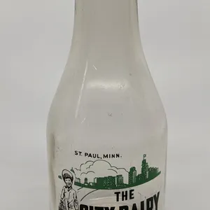 TRPQ 2 COLOR QUART MILK BOTTLE THE CITY DAIRY ST PAUL MINNESOTA