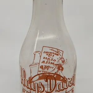 TRPQ QUART MILK BOTTLE HAYS DAIRY PRODUCTS WATERMAN ILLINOIS