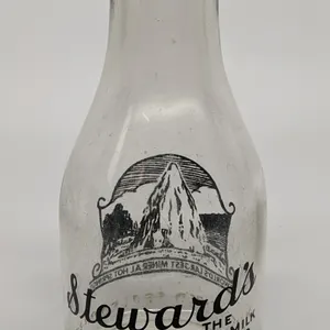 TRPQ QUART MILK BOTTLE STEWARDS THERMOPOLIS WYOMING (MINERAL HOT SPRINGS)