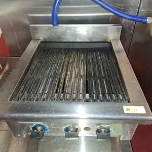Rankin Delux 3-Burner Gas Grill, 21"W