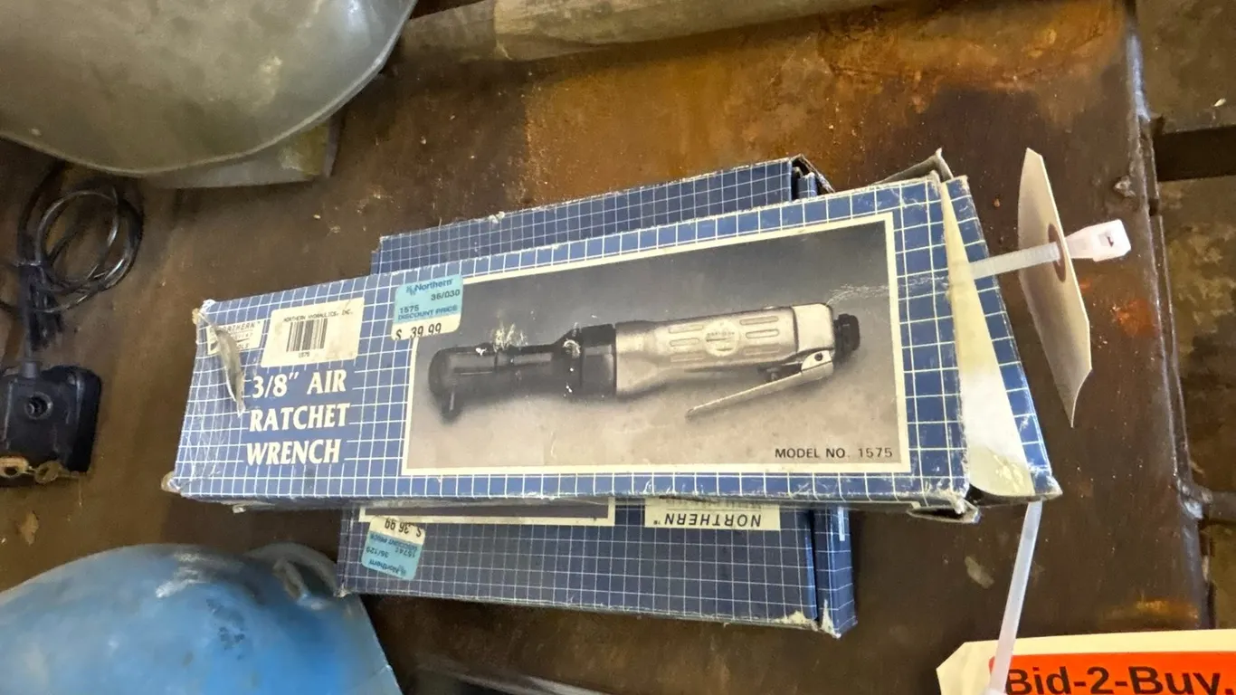 (2) 3/8" Air Tools